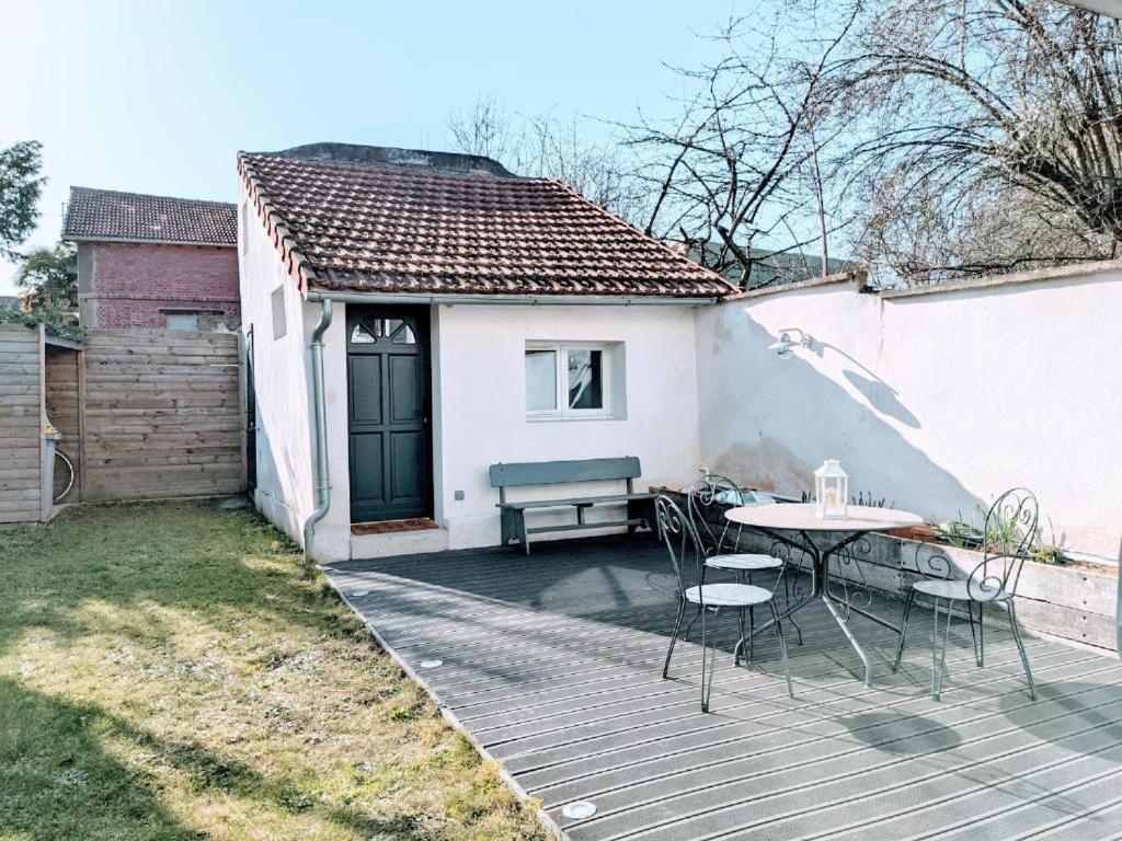 Chambres dans maison familiale avec jardin et studio au sein du Triangle d'Or de Rueil Malmaison, aux portes de Paris et la Défense Exterior foto