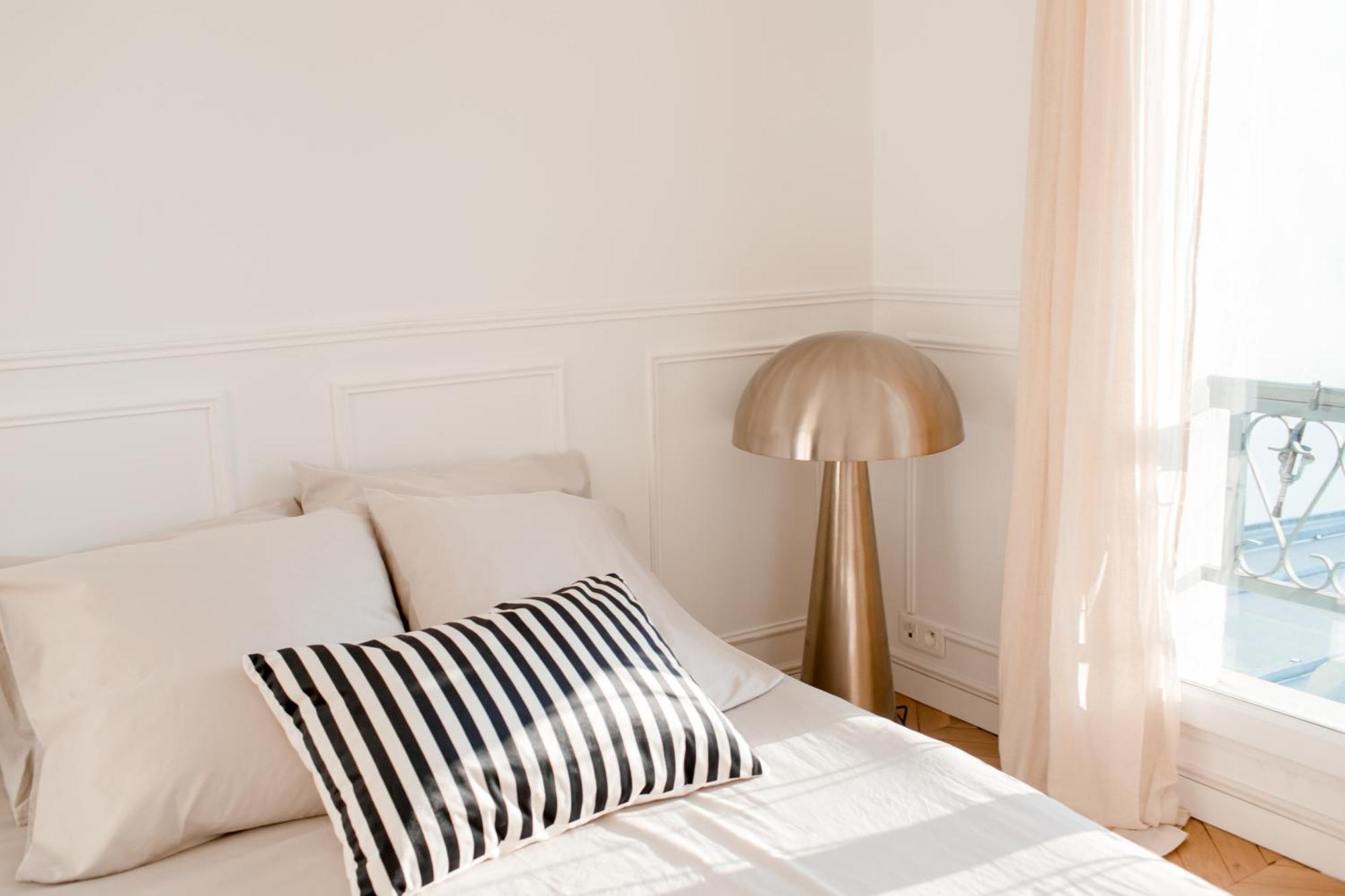 Chambres dans maison familiale avec jardin et studio au sein du Triangle d'Or de Rueil Malmaison, aux portes de Paris et la Défense Exterior foto